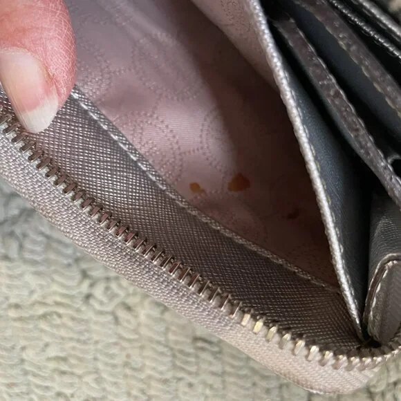 Michal Kors Silver MK LOGO wallet wristlet zipper Jet Set - Picture 3 of 9